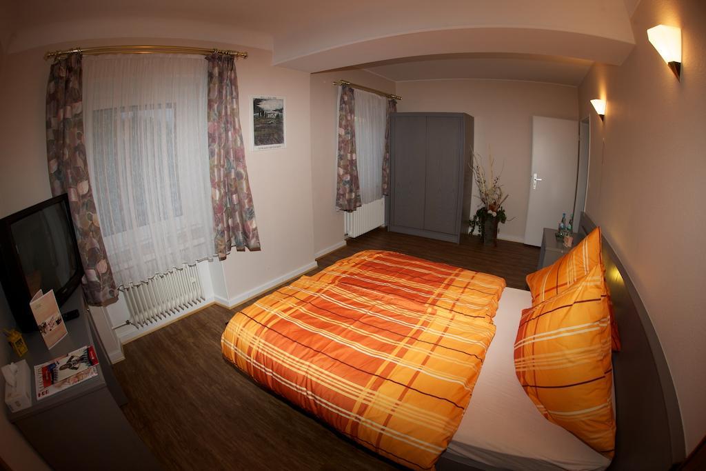 Auberge Du Chateau Stadtbredimus Zimmer foto